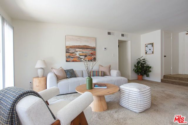 277 Pleasant Street 202, Pasadena, CA 91101