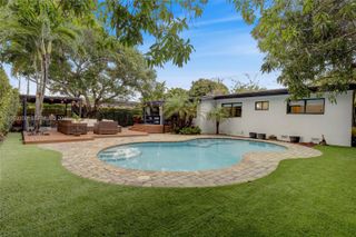 5760 SW 56th St, Miami, FL 33155