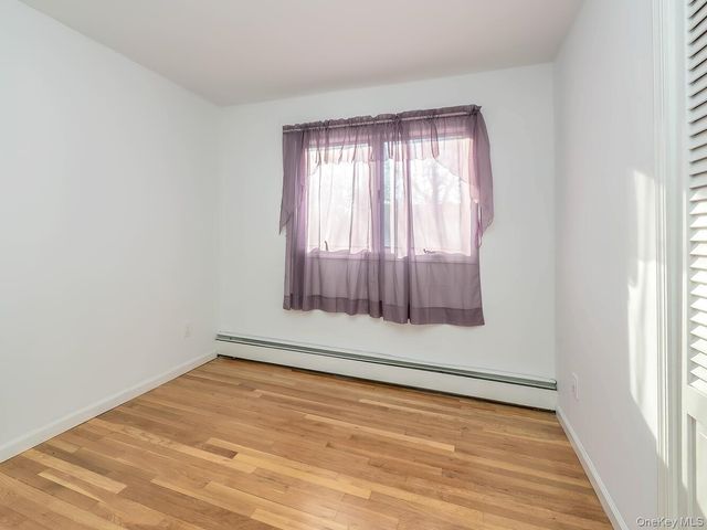 2 Terry Court, Glen Head, NY 11545