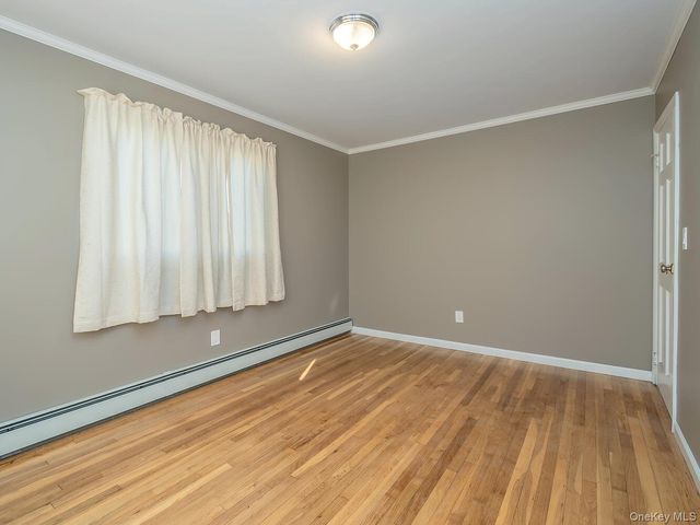 2 Terry Court, Glen Head, NY 11545