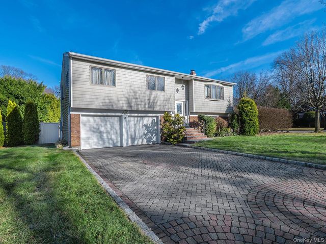 2 Terry Court, Glen Head, NY 11545