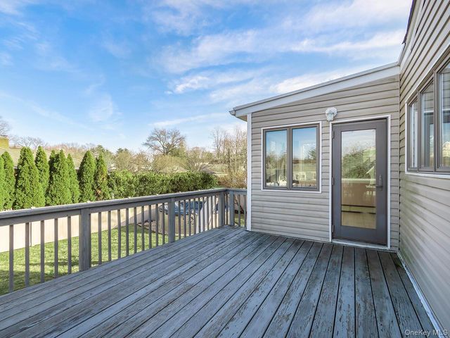 2 Terry Court, Glen Head, NY 11545