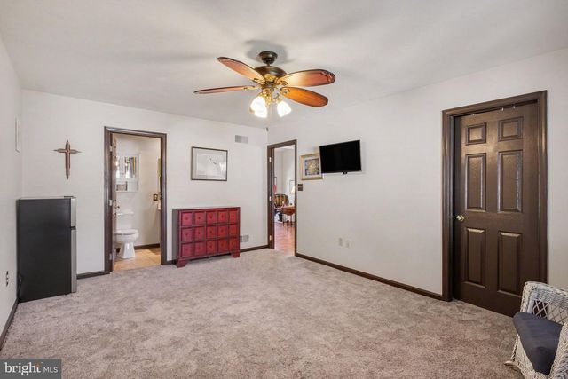 1122 ROOSEVELT CT, Hanover, PA 17331