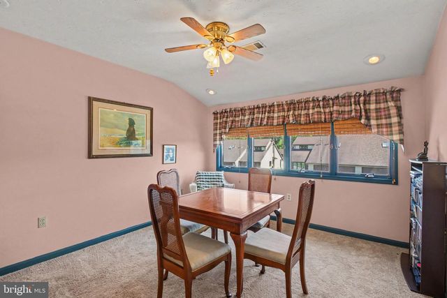 1122 ROOSEVELT CT, Hanover, PA 17331