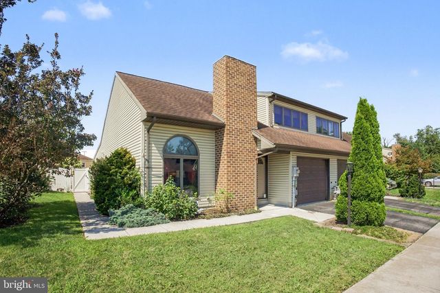 1122 ROOSEVELT CT, Hanover, PA 17331