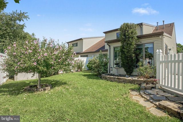 1122 ROOSEVELT CT, Hanover, PA 17331