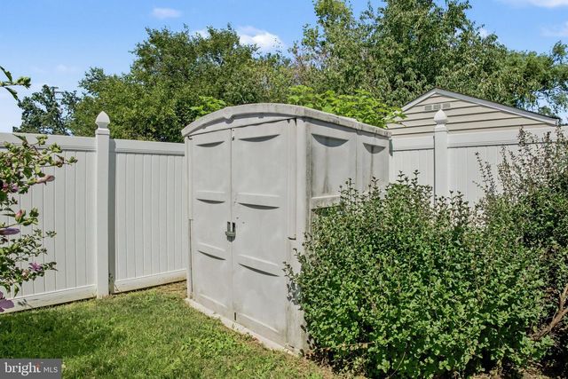 1122 ROOSEVELT CT, Hanover, PA 17331