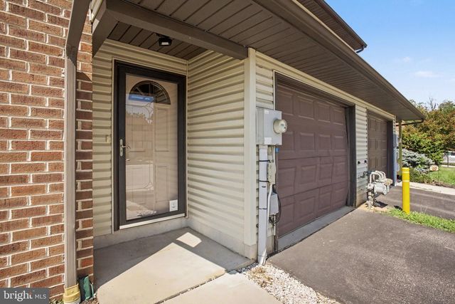1122 ROOSEVELT CT, Hanover, PA 17331