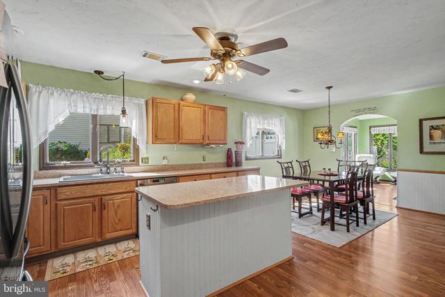 1122 ROOSEVELT CT, Hanover, PA 17331