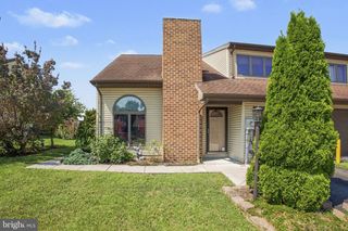 1122 ROOSEVELT CT, Hanover, PA 17331