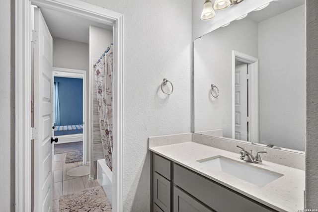 2126 EASTON DR, San Antonio, TX 78253