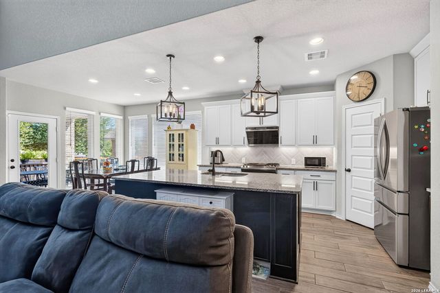 2126 EASTON DR, San Antonio, TX 78253