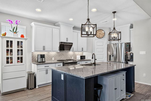 2126 EASTON DR, San Antonio, TX 78253