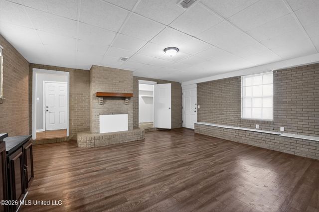 3009 Suncrest Drive, Jackson, MS 39212