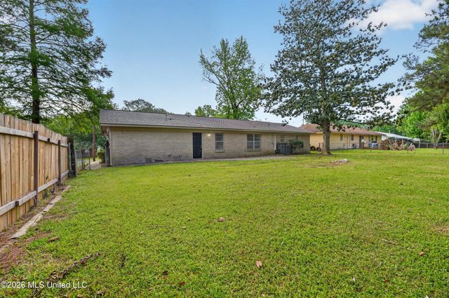 3009 Suncrest Drive, Jackson, MS 39212