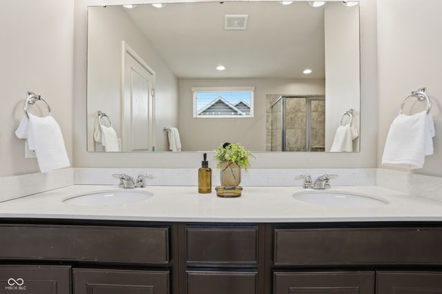 1002 Burgess Hill Pass, Westfield, IN 46074