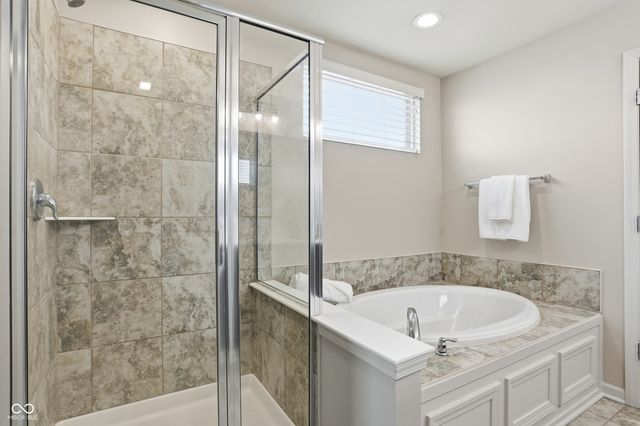 1002 Burgess Hill Pass, Westfield, IN 46074