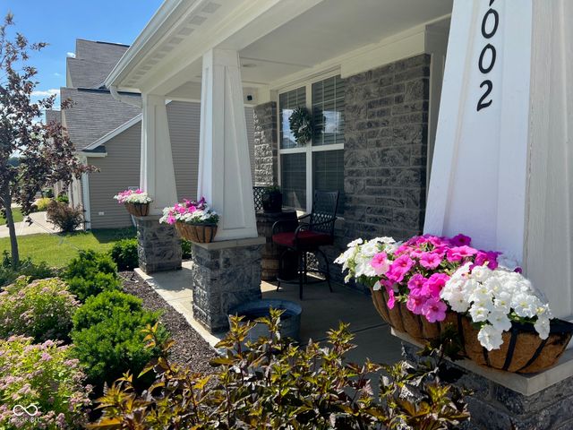 1002 Burgess Hill Pass, Westfield, IN 46074