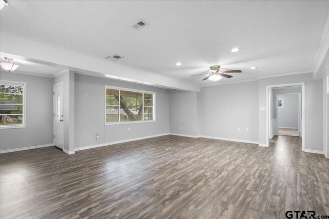 1000 Westwood Dr, Henderson, TX 75654