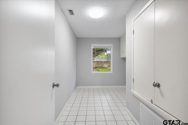 1000 Westwood Dr, Henderson, TX 75654