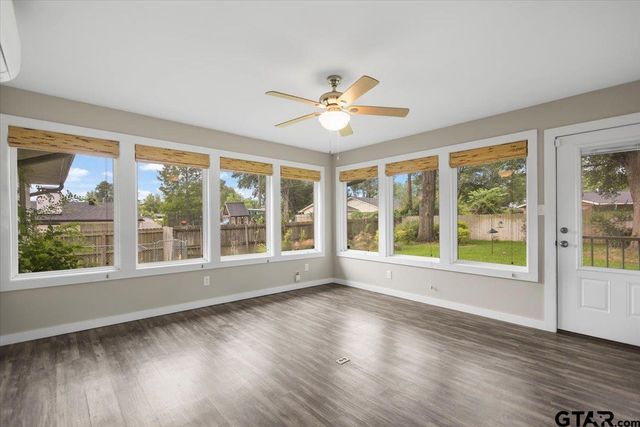 1000 Westwood Dr, Henderson, TX 75654
