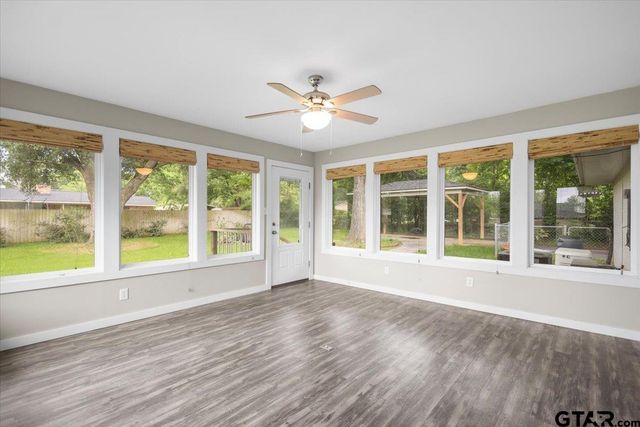 1000 Westwood Dr, Henderson, TX 75654