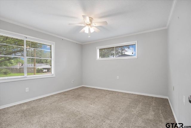 1000 Westwood Dr, Henderson, TX 75654