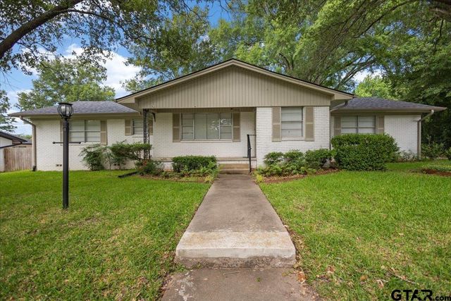 1000 Westwood Dr, Henderson, TX 75654