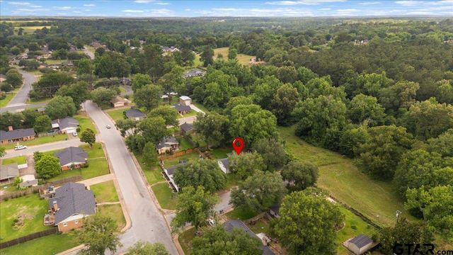 1000 Westwood Dr, Henderson, TX 75654