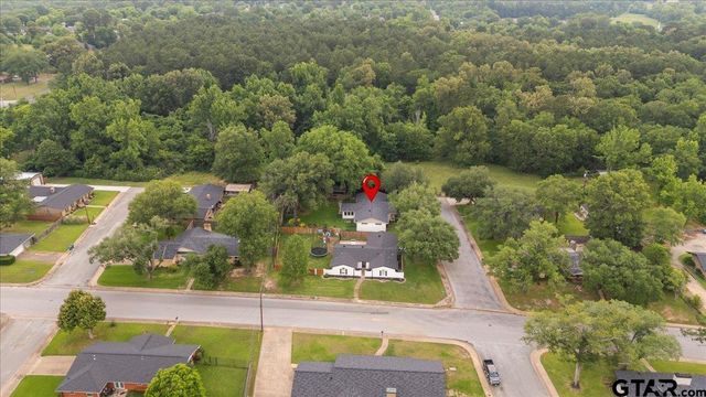 1000 Westwood Dr, Henderson, TX 75654