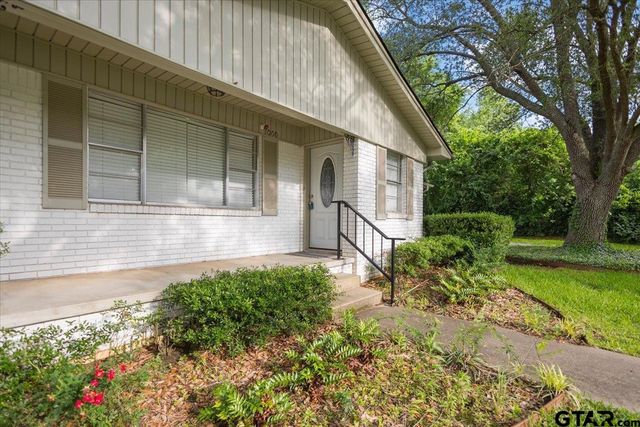 1000 Westwood Dr, Henderson, TX 75654