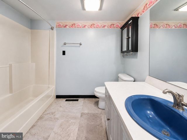 402 NOBLE ST, Lebanon, PA 17042