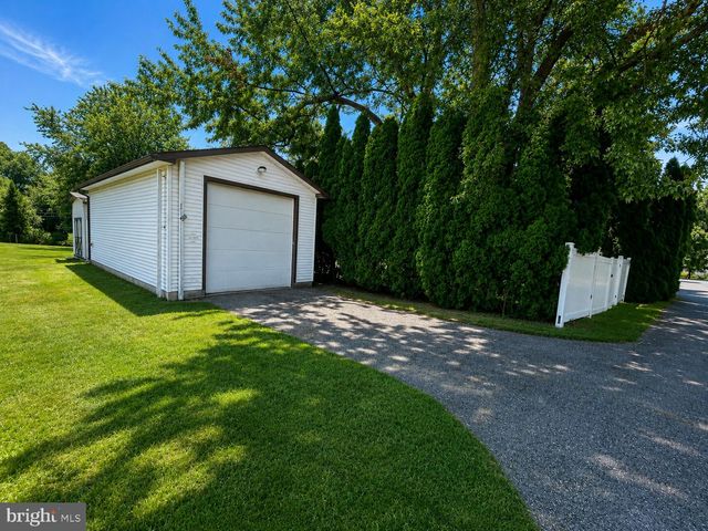 402 NOBLE ST, Lebanon, PA 17042