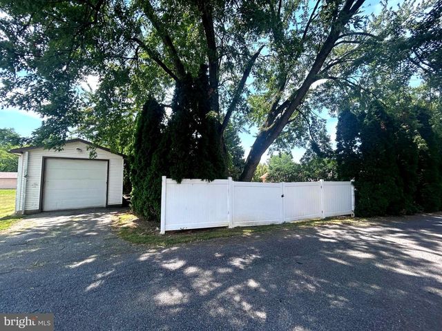 402 NOBLE ST, Lebanon, PA 17042