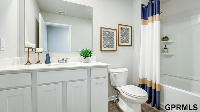 17014 Craig Street, Bennington, NE 68007