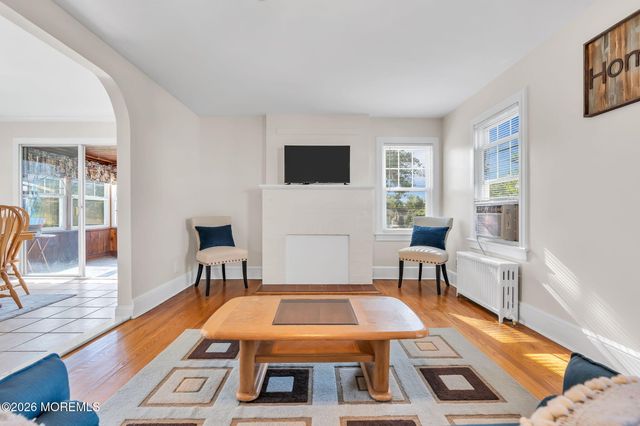 37 Highland Avenue, Leonardo, NJ 07737