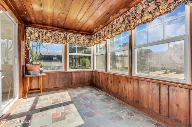 37 Highland Avenue, Leonardo, NJ 07737