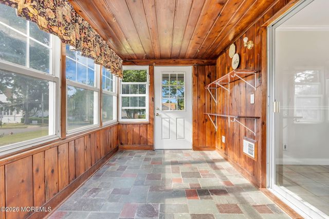 37 Highland Avenue, Leonardo, NJ 07737