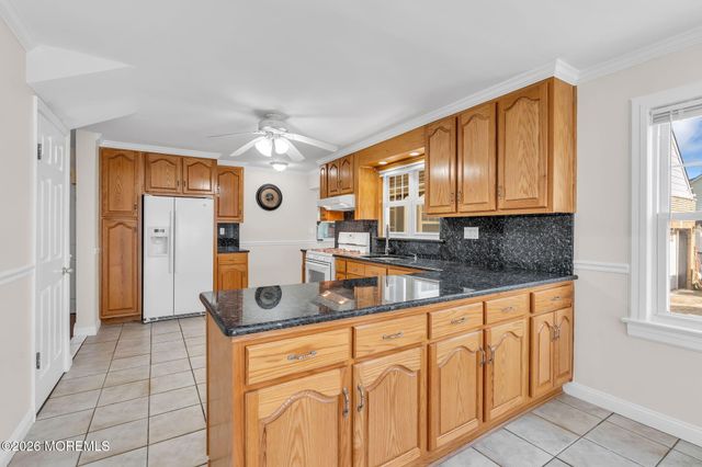 37 Highland Avenue, Leonardo, NJ 07737