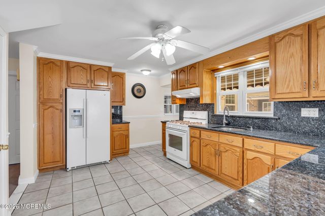 37 Highland Avenue, Leonardo, NJ 07737