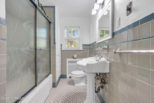 37 Highland Avenue, Leonardo, NJ 07737