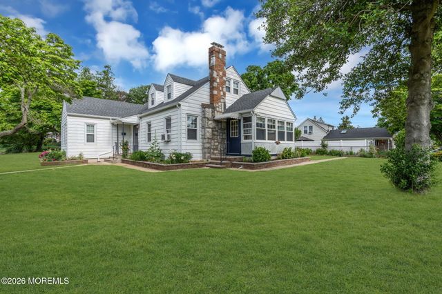 37 Highland Avenue, Leonardo, NJ 07737