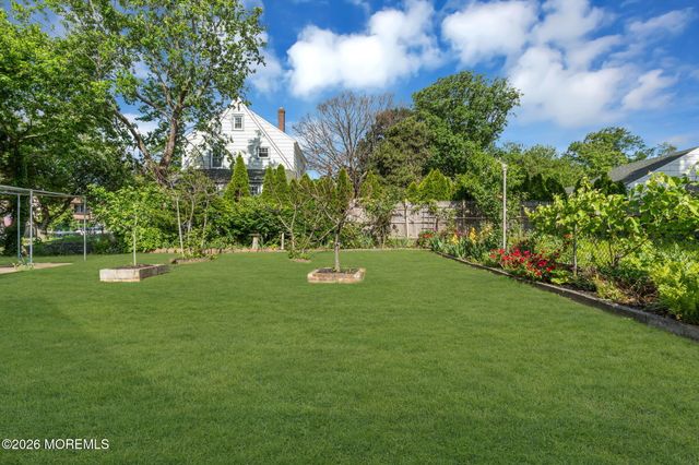 37 Highland Avenue, Leonardo, NJ 07737