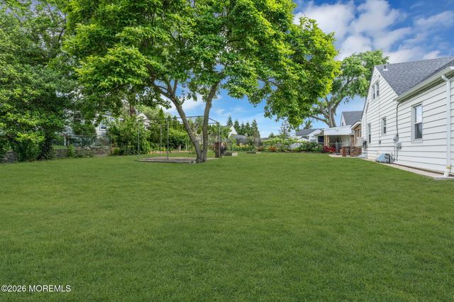 37 Highland Avenue, Leonardo, NJ 07737