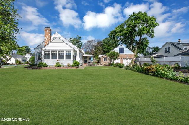 37 Highland Avenue, Leonardo, NJ 07737