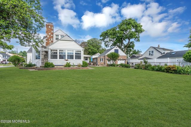 37 Highland Avenue, Leonardo, NJ 07737