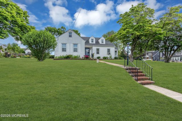 37 Highland Avenue, Leonardo, NJ 07737