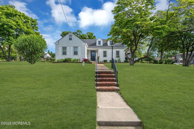37 Highland Avenue, Leonardo, NJ 07737