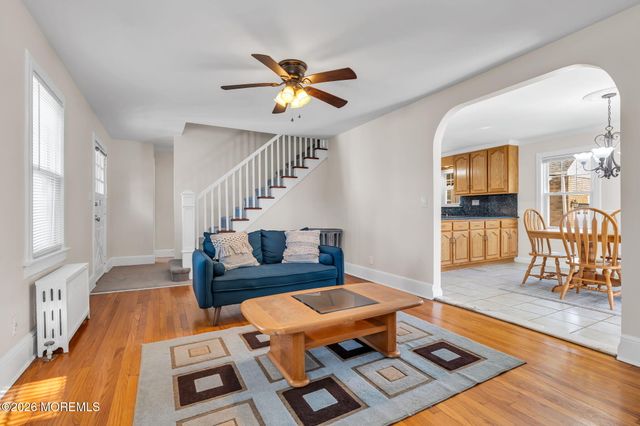 37 Highland Avenue, Leonardo, NJ 07737