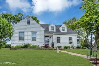 37 Highland Avenue, Leonardo, NJ 07737